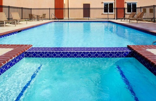 Southeast Houston House | 4 Relaxing Units, Swimming Pool, Free Parking, Near The Gardens Houston