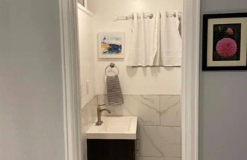 Morse Park Apartment | 4 Rockleys Vintage Motel, EV Charging available!