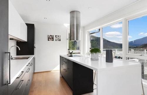 Sogndal Apartment | 4 roms leilighet ved Fosshaugane Campus