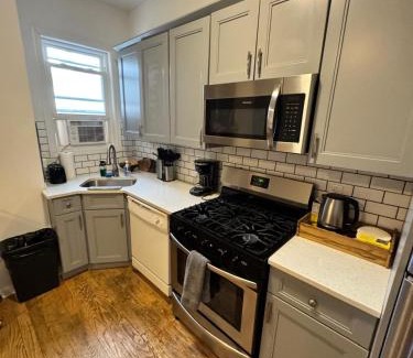 Union City Apartment | 4 ROOMS FAMILY HOUSE WITH BACKYARD, LAUNDRY AND PARKINg