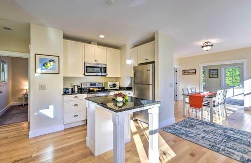 Richmond Apartment | 4-Season Getaway: Fantastic Location & Views!