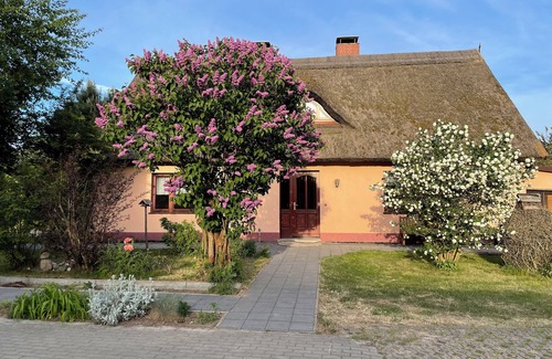 Dargen House | 4-sided courtyard with water views of the Szczecin Lagoon: perfect for family vacations