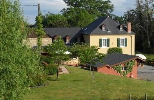 Monein Cottage | 4-star gîte with private heated pool and panoramic views