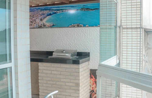 Praia do Morro Apartment | 4 suites facing the sea with barbecue, 2 parking spaces, Wi-Fi