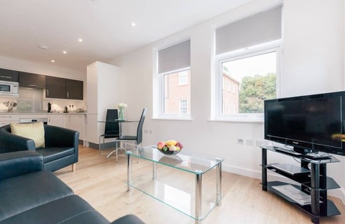 Leatherhead Apartment | 4 Swan House -1 bedroom apartment