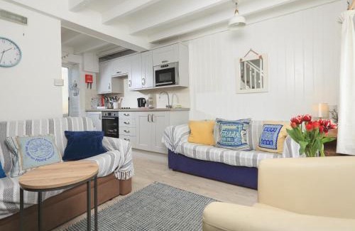 Hope-Cove House | 4 Thornlea Mews