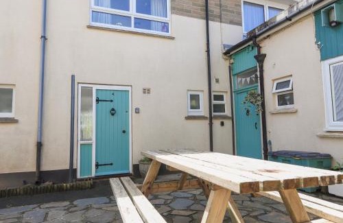 Hope-Cove House | 4 Thornlea Mews