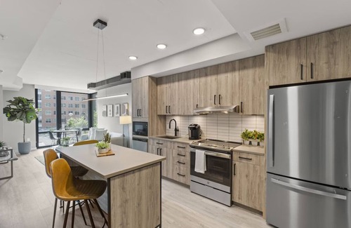 Navy Yard Hotel | 4 Units | Family Getaway Near Capitol Hill | National Gallery & Museums Nearby