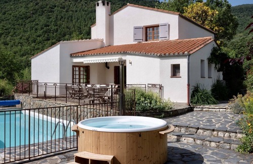 Mosset Villa | 4* villa big private heated pool, deluxe hottub, natural setting, mountain views