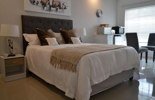 Woodmead House | 4 Woodmead Suites