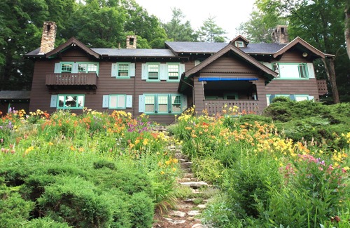 Bridgton House | 40-acre Luxury Beach Front Estate-Ideal for Reunions & Retreats