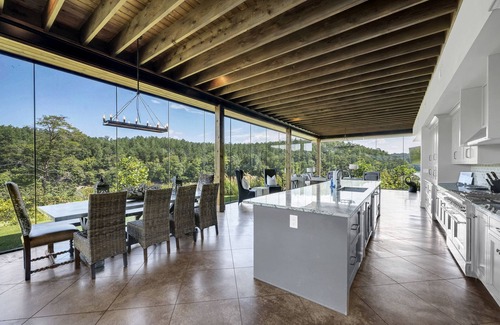 Bremen House | 40 acres of privacy surrounded by water