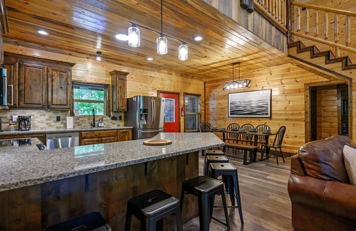 Broken Bow Cabin | 40% Off Walk to Town Private Creek Hot Tub Treehouse Firepit Arcade Shuffleboard