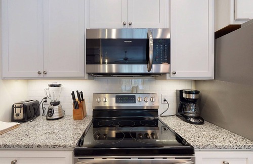 King City Condo | 400 Ocean Suites at the Heart of St.Simons Pier Village