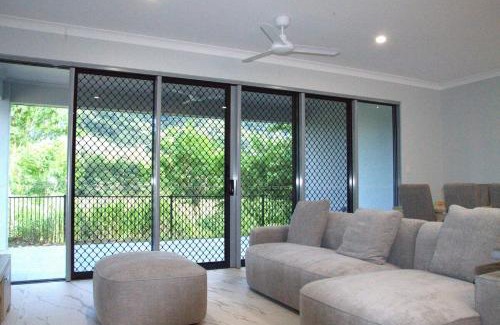 Redlynch Villa | 41RedPebbles Villa in Redlynch,Cairns QLD