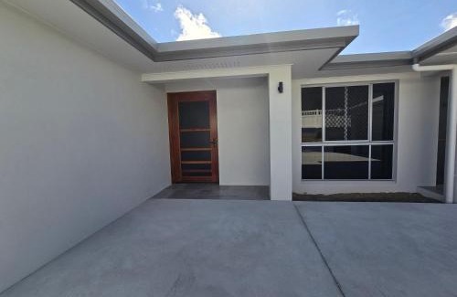 Redlynch Villa | 41RedPebbles Villa in Redlynch,Cairns QLD