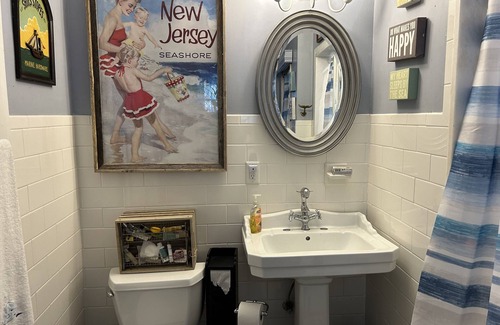 East Daytona Apartment | 420 friendly! Studio room.Walk to beach and night life !pets welcome