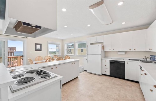 South Nags Head House | 426 - South Nags Head Ocean-Side Rental with Water Views