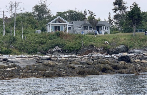 Pemaquid Point Cottage | 45 feet in the cliffs of maine watching sunsets with a fire! And the whales!!!