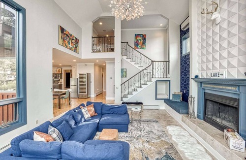 Fishs Eddy House | 4800 Sq Ft Catskills Lake Mansion W/Hot Tub!