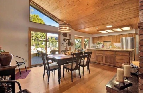 Prescott House | 4Bd Sleeps 8 Firepit Views 8 min from Whiskey Row Outdoor games