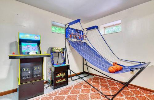 Lake Ariel House | 4BDR Hot Tub Game Room