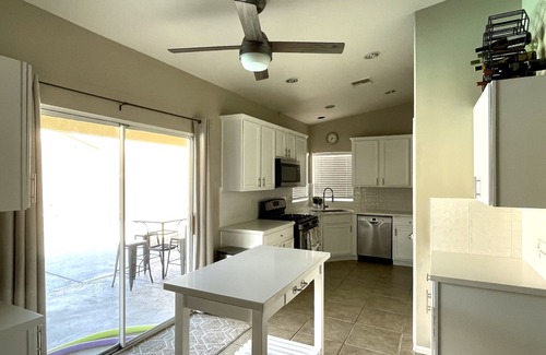 Desert Hot Springs House | 4BED/2BA PRIVATE SALTWATER POOL & SPA, LARGE UPGRADED FAMILY HOME, EASY CHECK-IN