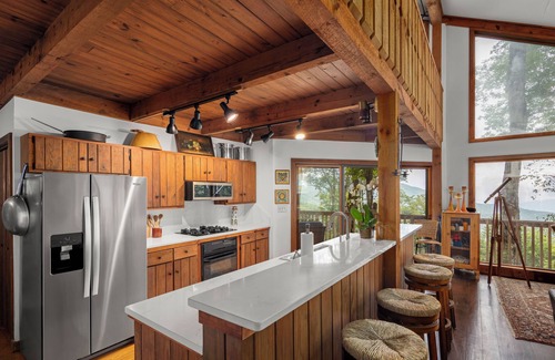 Wolf Laurel House | 4Bed/4Bath Mountain Retreat in Wolf Laurel CC with 60-mile views.