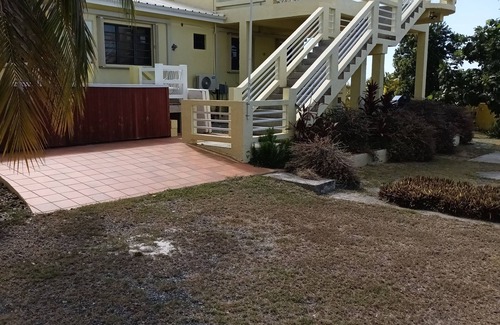 Hannah's Rest Villa | 4Br, 5Bath, 5 minutes to Beach AC Home