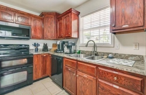 Mount Vernon House | 4BR+Lake View+ Fire Pit+Pet Friendly&Heated Pool with Fee+Avail 10-19 thru 10-24