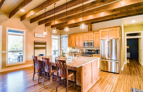 Double Springs House | 4BR Lakeview Retreat| Dock Access, Kayak + Firepit