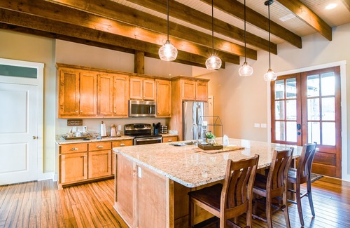 Double Springs House | 4BR Lakeview Retreat| Dock Access, Kayak + Firepit