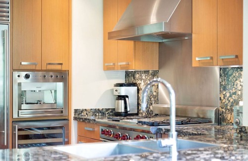 Whistler Villa | 4BR Luxury Chalet 2,655 Sq Ft w/Private HT &Garage