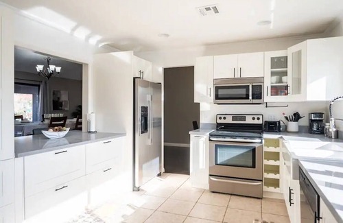 Paradise House | 4BR Pool-House Vacation by the Strip! Family-Friendly!