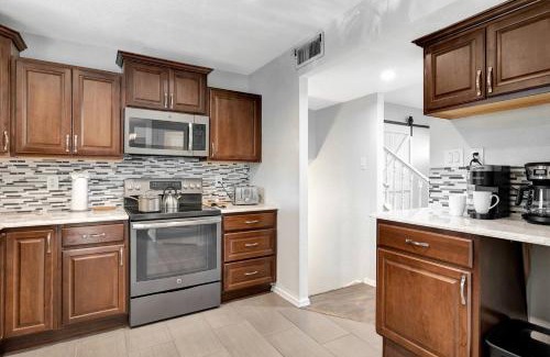 Tempe House | 4br Tempe Home W Pool Heating Option Available!