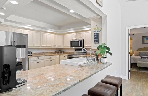 West Bradenton House | 4BR w/Manatee River View! Private Pool! Game Room