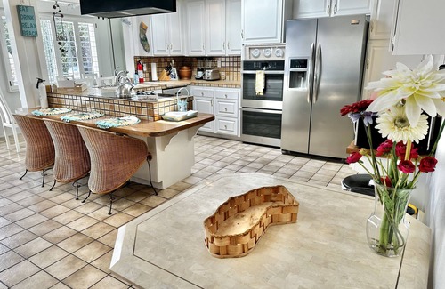 Santa Ana Heights House | 4DAY & HOLIDAY DEAL! POOL+SPA+SLIDE! WALK TO BEACH, CLOSE TO DISNEY NO CROWDS!