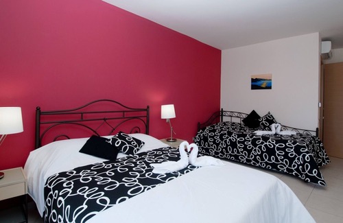 Steni Vala Hotel | 4epoches triple room