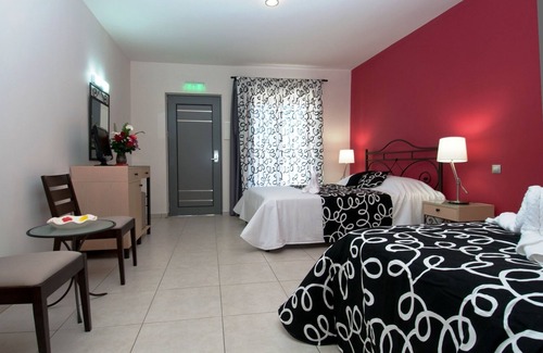 Steni Vala Hotel | 4epoches triple room