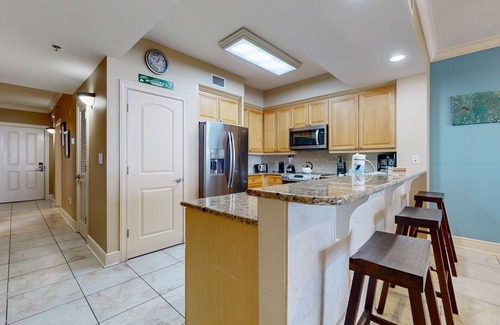 Fort Walton Beach Condo | 4th-Floor Azure Condo w/Free WiFi, Beach Service, Gulf View, Shared Pool/Hot Tub