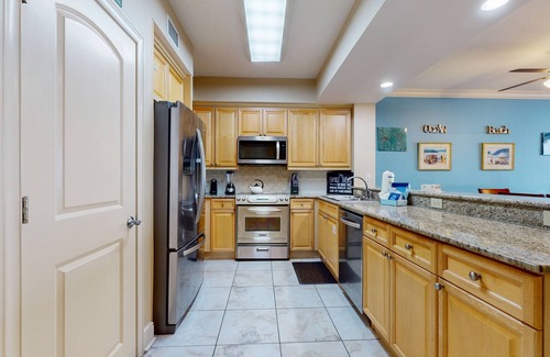 Fort Walton Beach Condo | 4th-Floor Azure Condo w/Free WiFi, Beach Service, Gulf View, Shared Pool/Hot Tub