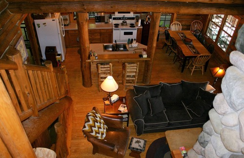 Big Rapids Cabin | 4th of July 2025! Family Reunion Log Cabin Lake View, Beach, Pontoon