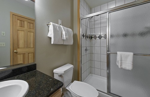 Peak 9 Resort | 4th of July week, TWO bedroom, sleeps 8 at Grand Timber Lodge is a luxury resort