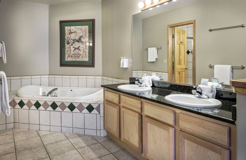Peak 9 Resort | 4th of July week, TWO bedroom, sleeps 8 at Grand Timber Lodge is a luxury resort