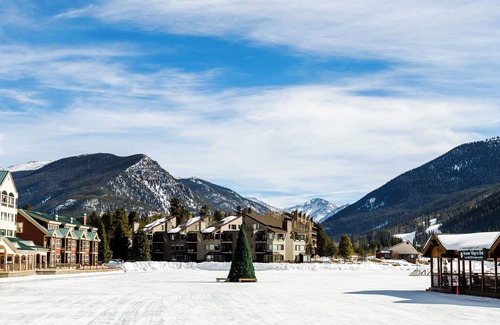 Silverthorne Villa | 4th Street Crossing #320d By Summit County Mountain Retreats