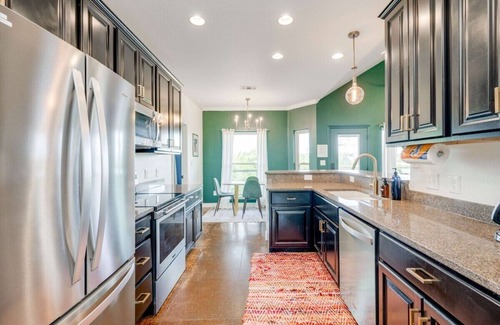 Dripping Springs House | 5/2, POOL-private & heated, amazing views & decks