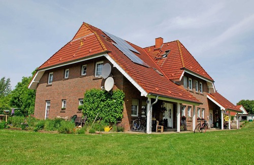 Lancken-Granitz Apartment | 5.4. vacation apartment Grafensteiner - vacation apartments on Lake Neuensien (P)