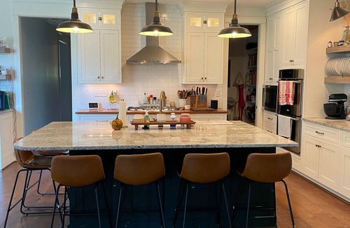 Buechel House | 5-acre Estate Home w/Swimming Pool, 10 minutes to Valhalla!