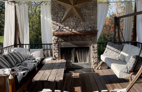 Buechel House | 5-acre Estate Home w/Swimming Pool, 10 minutes to Valhalla!