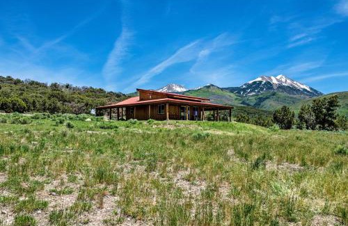Spanish Valley Apartment | 5-Acre Moab Studio with BBQ and Stunning Mtn Views